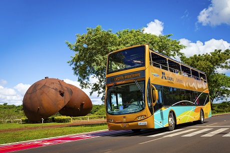 Ônibus turístico na Itaipu. Foto: Rubens Fraulini/Itaipu Binacional