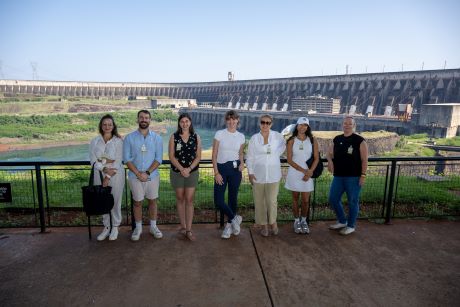 Representantes da MI no Mirante Central da Itaipu. Foto: William Brisida. 