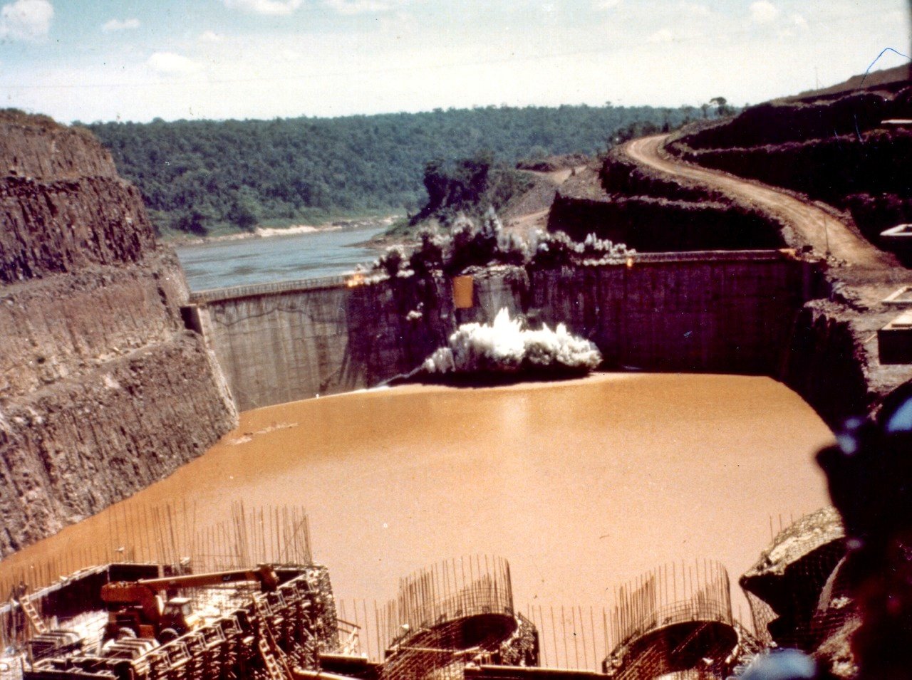 Hoy Se Cumplen 44 Años Del Desvío Del Río Paraná Para Edificación De La Represa De Itaipu 2345